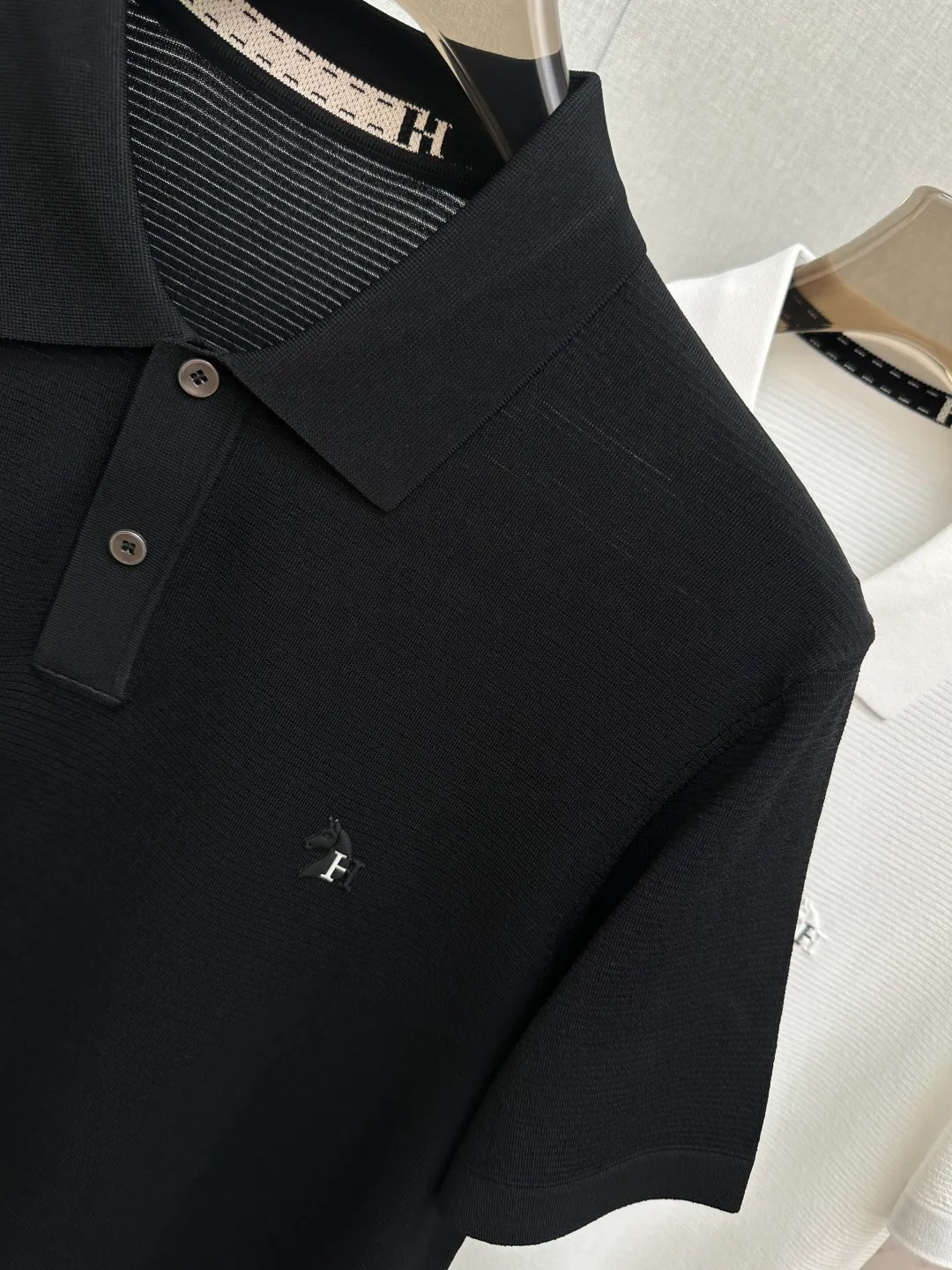 H Home Top Quality 2026 new product polo short sleeves! Original custom fabric, soft to the touch. Top imported private goods, fashionable design and trendy short sleeves, without losing luxury. There is no doubt about the quality. The upper body effect is amazing, luxury official website Same Style! Size: M-3XL